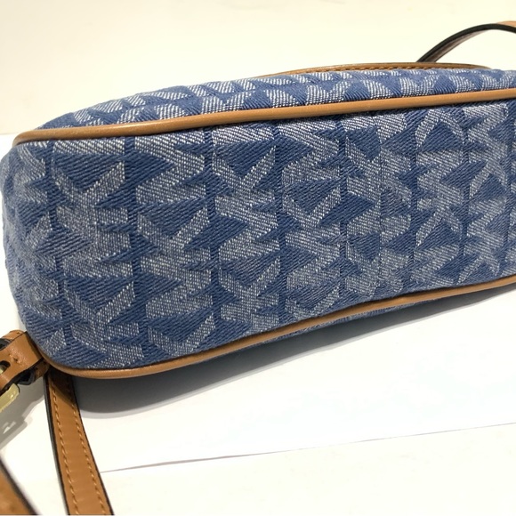 Jet Set Convertible Md Pouchette Denim Pvc Leather Cross Body Bag - Picture 8 of 12